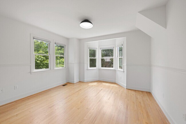 Building Photo - 4830 Brandywine St NW