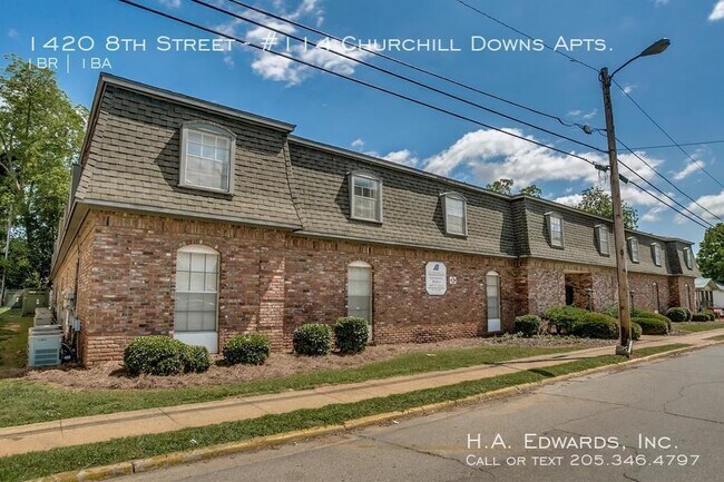 Building Photo - Churchill Downs Apartments