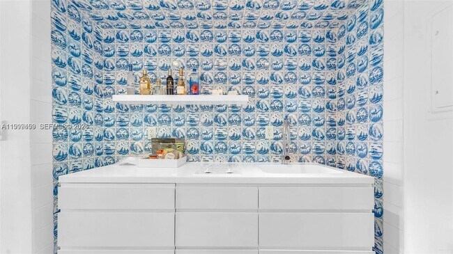 Building Photo - 1100 West Ave