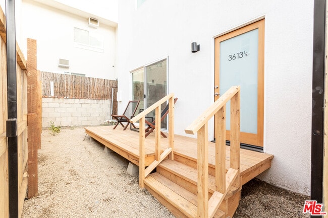 Building Photo - 3613 1/4 Bellevue Ave