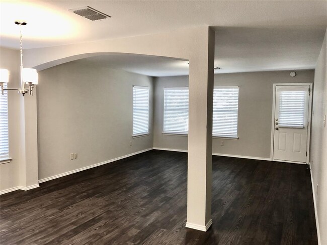 Building Photo - 1514 Carriage Hills Trail