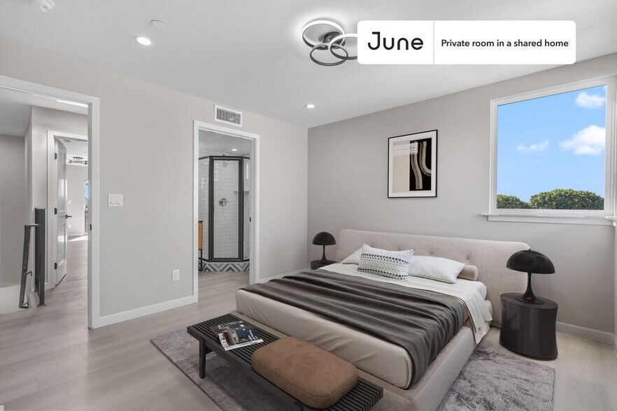 Primary Photo - Private bedroom in 5 bed/5 bath Home