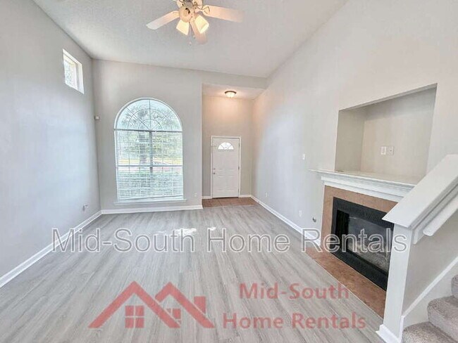 Building Photo - 11236 Wolf Woods Dr