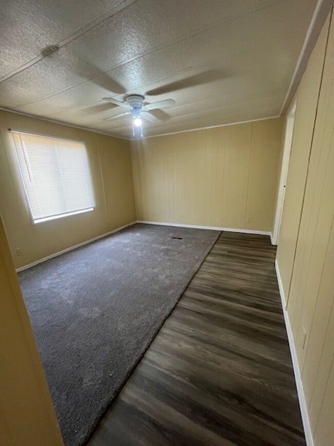 Building Photo - ***3 BEDROOM/2 BATHROOM IN DEWEY***