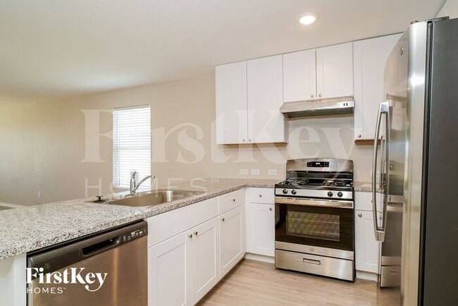 Building Photo - 10703 Vinateros Dr
