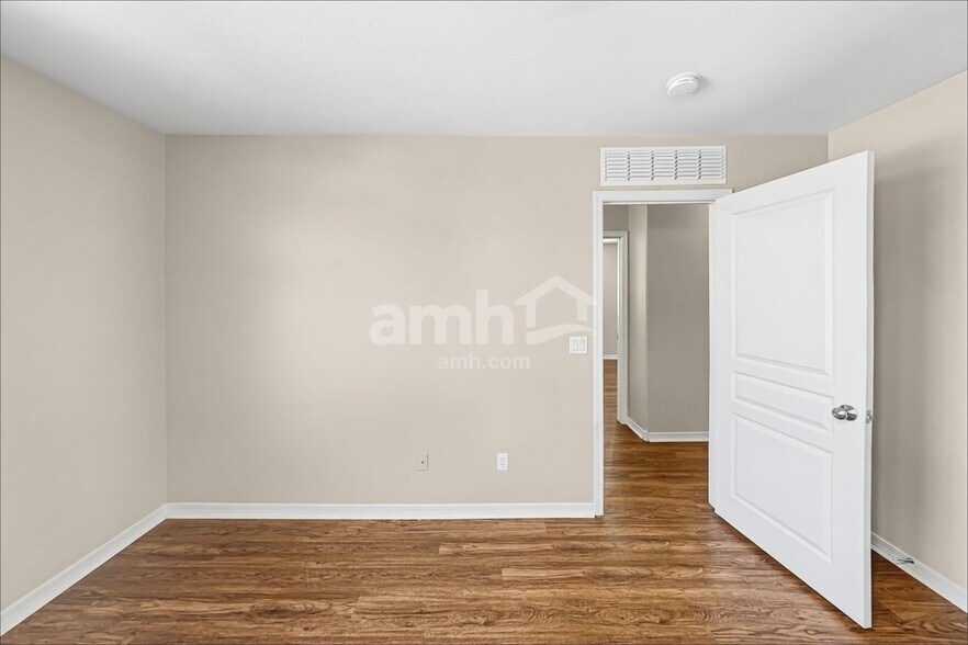 Building Photo - 2451 S 160th Dr