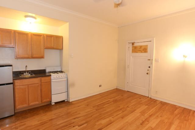 Building Photo - 4349 N Damen