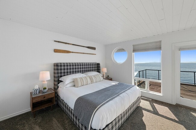 Building Photo - 4825 Sucia Dr