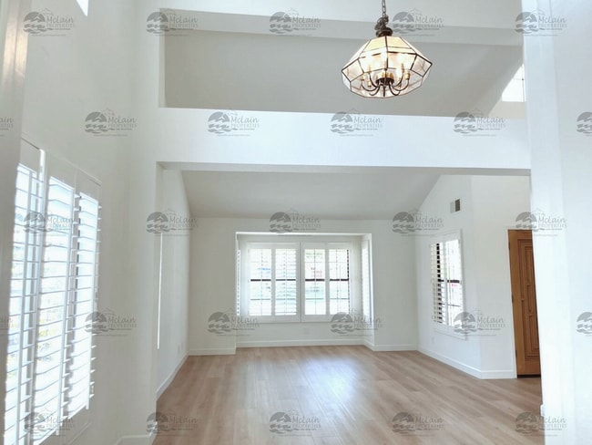 Building Photo - Shadowridge  Gorgeous 3 Bedroom Home In Desirable Neighborhood / Vista