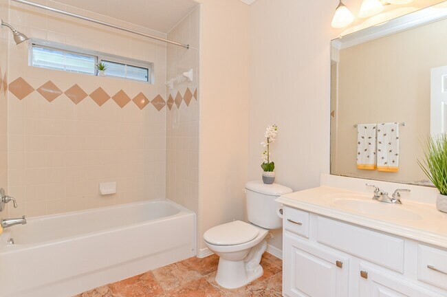 Building Photo - 1126 Sopris Dr
