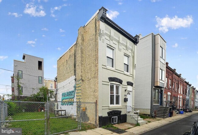 Building Photo - 1302 N Dover St