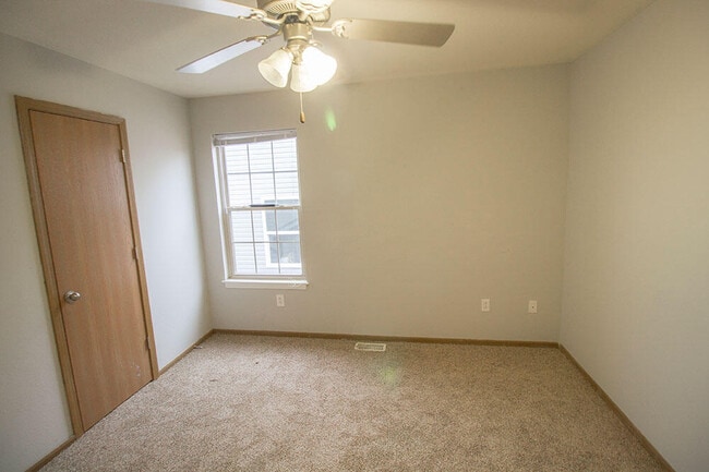 Building Photo - 5213 Silver Mill Dr