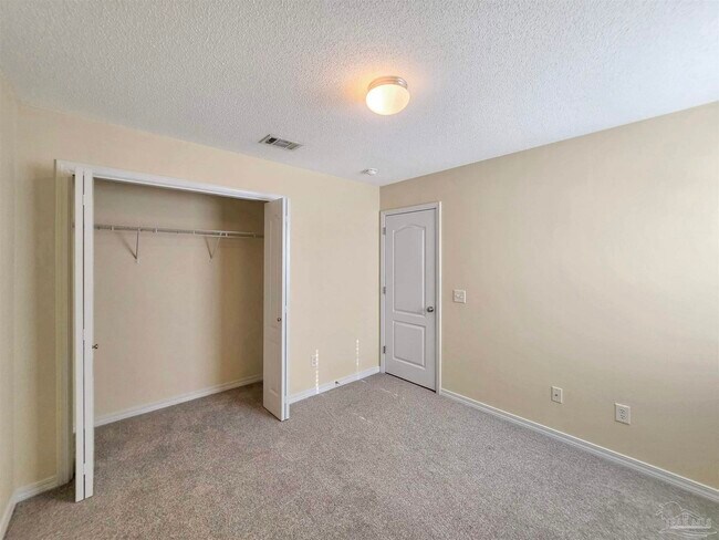Building Photo - 690 Mozingo Ln