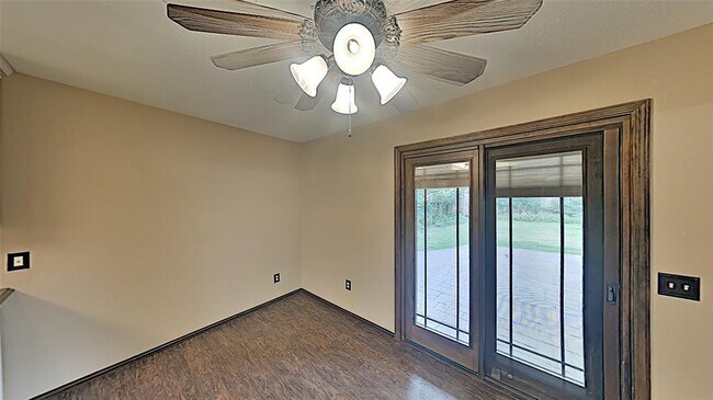 Building Photo - 3905 Regatta Rd