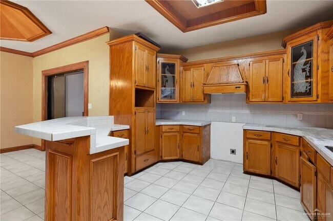 Building Photo - 604 Crystal Dr