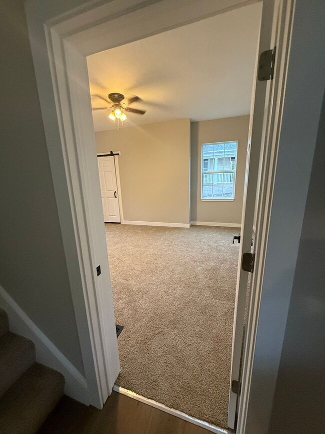 Building Photo - Welcome to this charming 3-bedroom, 2-bath...