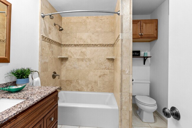 Building Photo - 615 ESPLANADE