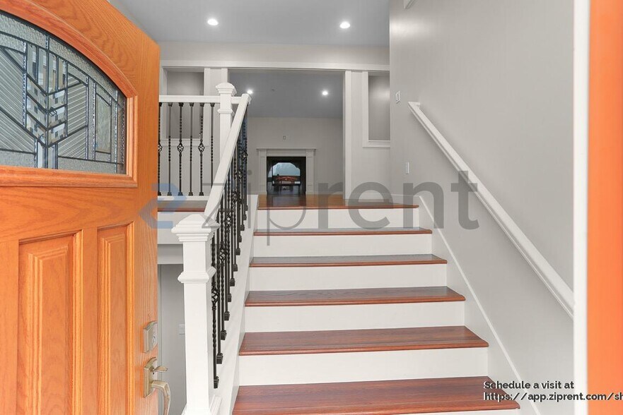 Building Photo - 13449 14th Ave S