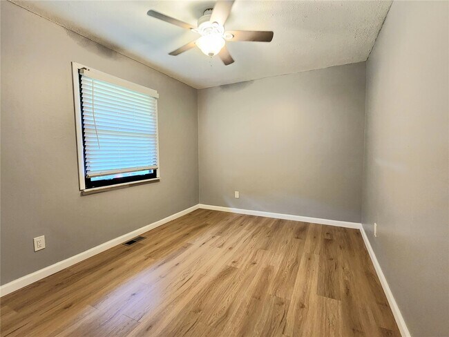 Building Photo - 809 Bordeaux Ct