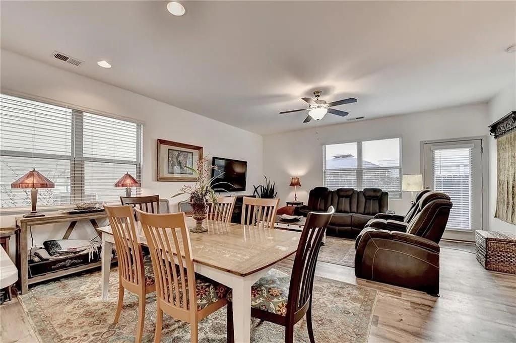 Building Photo - 27 Wesley Way