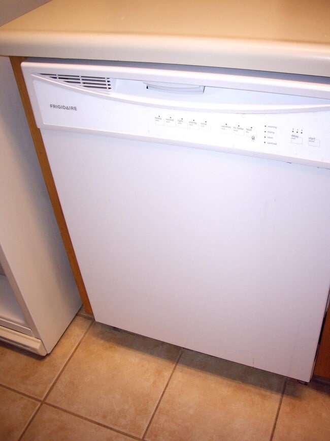 Building Photo - 2111 Victory Garden Ln