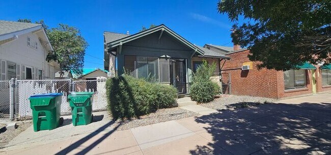 Building Photo - Charming Victorian Square Home – 4 Bed / 1 Bath – $2,075/Month