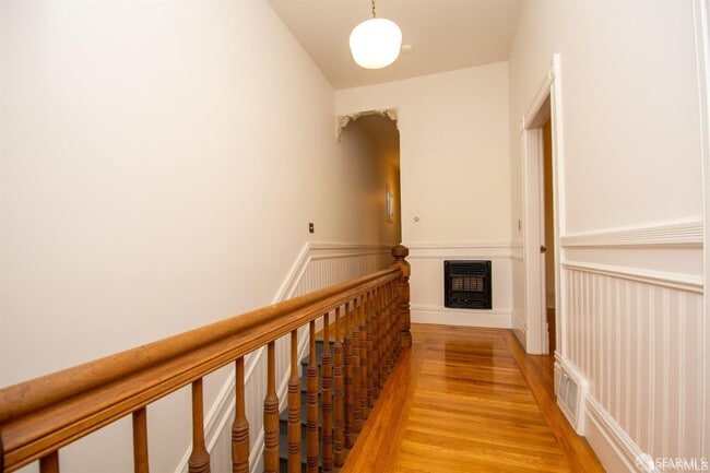 Building Photo - 923 Treat Ave