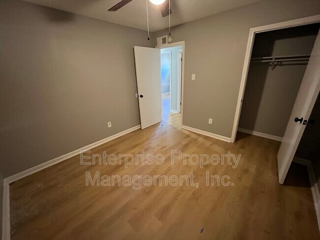 Building Photo - 5362 Beaverton Dr