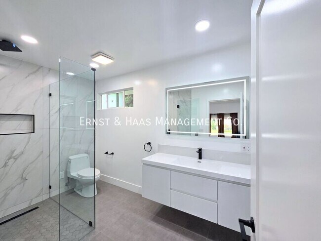 Building Photo - 3041 Yellowtail Dr