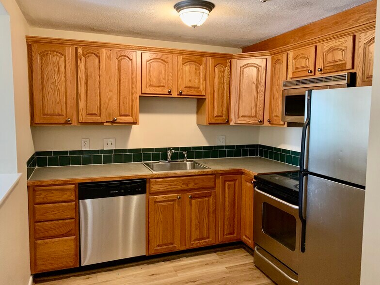 Building Photo - 22 Williamsburg Ct