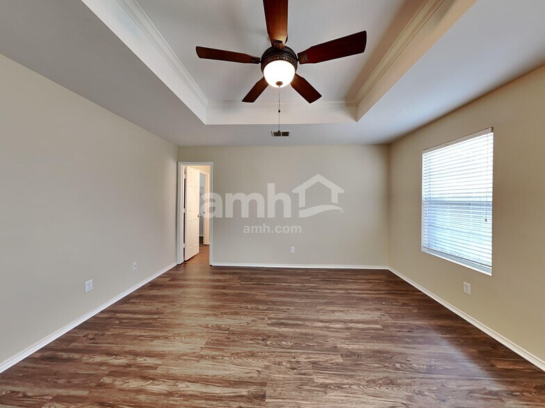 Building Photo - 9210 Pacific Maple