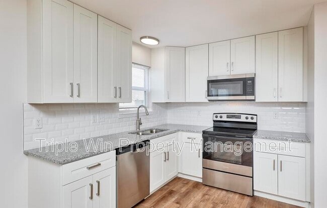 Building Photo - 152 Waterside Crossing Dr