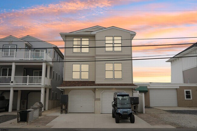 Building Photo - 911 Bay Ave