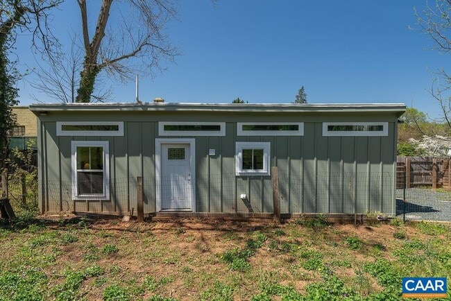 Building Photo - 1403 Burgess Ln