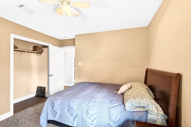 Building Photo - 2230 Howell Ave