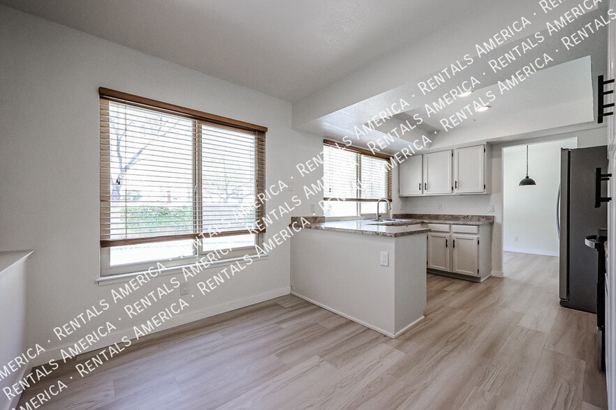 Building Photo - 4611 W Milky Way