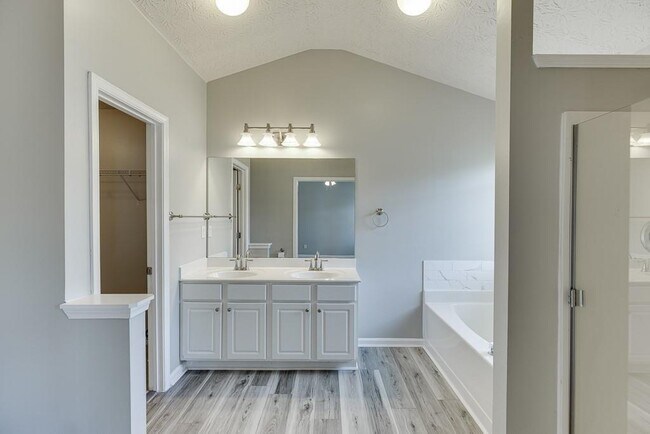 Building Photo - 678 Clairidge Elm Trail SW