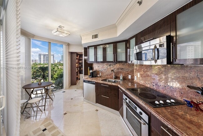 Building Photo - 19333 Collins Ave