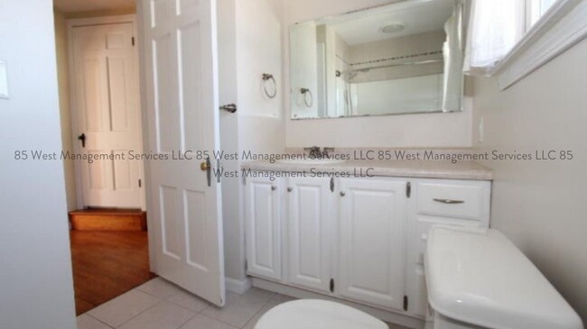 Building Photo - 259 Leyden Ave SW