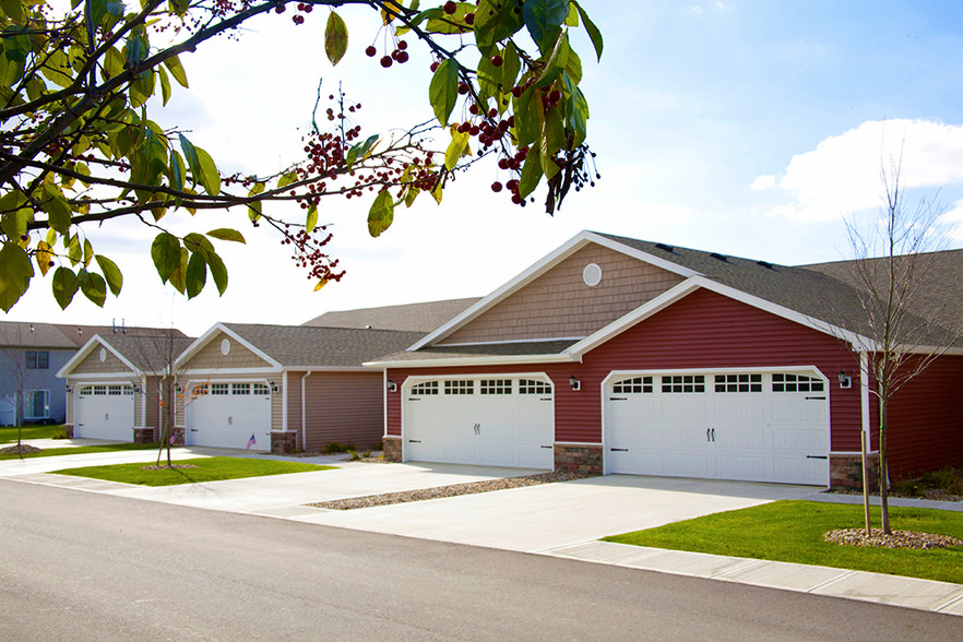 Charming Neighborhood Setting - Redwood Howell