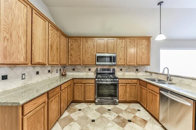 Building Photo - 15723 Chapel Lake Dr