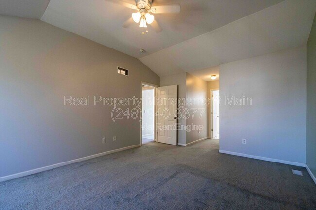 Building Photo - 264 E Palmer St