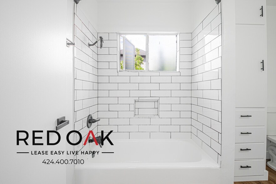 Building Photo - 153 S Ave 57