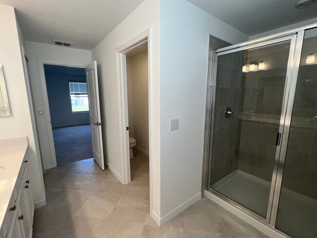 Building Photo - 2585 Kona Wy