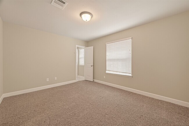Building Photo - 4413 Schuler St