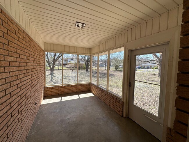 Building Photo - **COMING SOON ON JULY 1ST, 2026** Introducing a charming 3-bedroom, 2.5-bathroom home located in ...