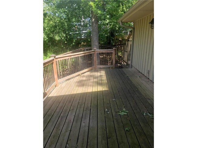 Building Photo - 15712 Wing Lake Dr