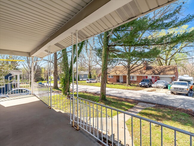 Building Photo - 9932 Jeffrey Dr