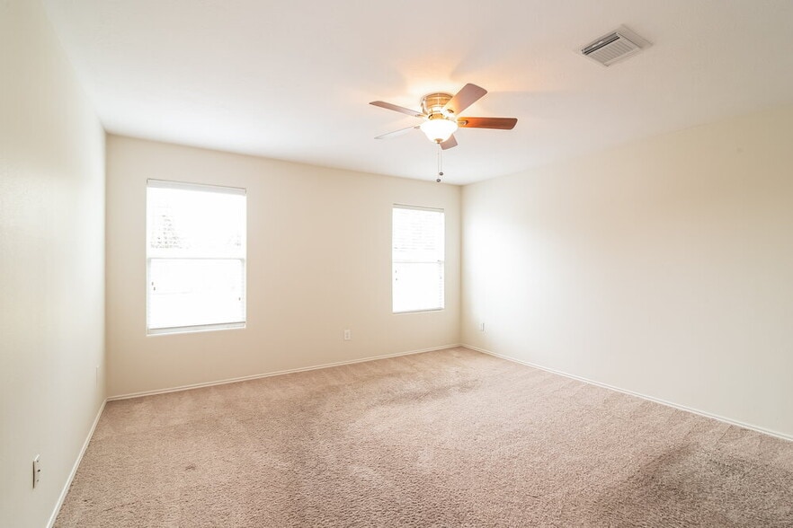 Building Photo - 3826 Rowlock Vine Dr