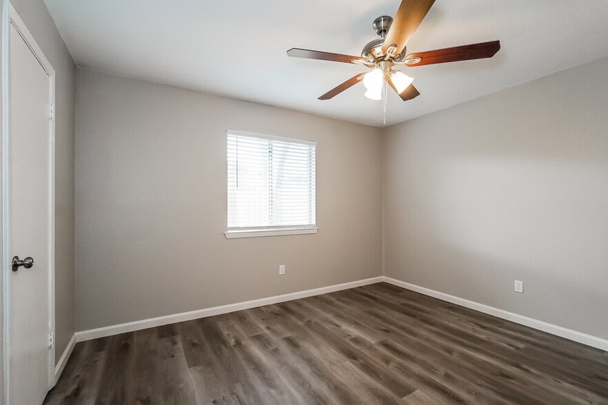 Building Photo - 16311 Alametos Dr